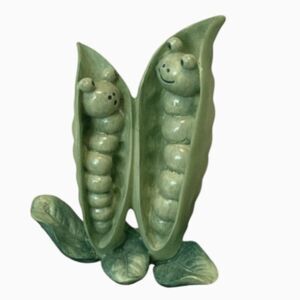 Enesco Home Grown Collection Figure Two Peas in a Pod 2006 Seagull Decor Co.